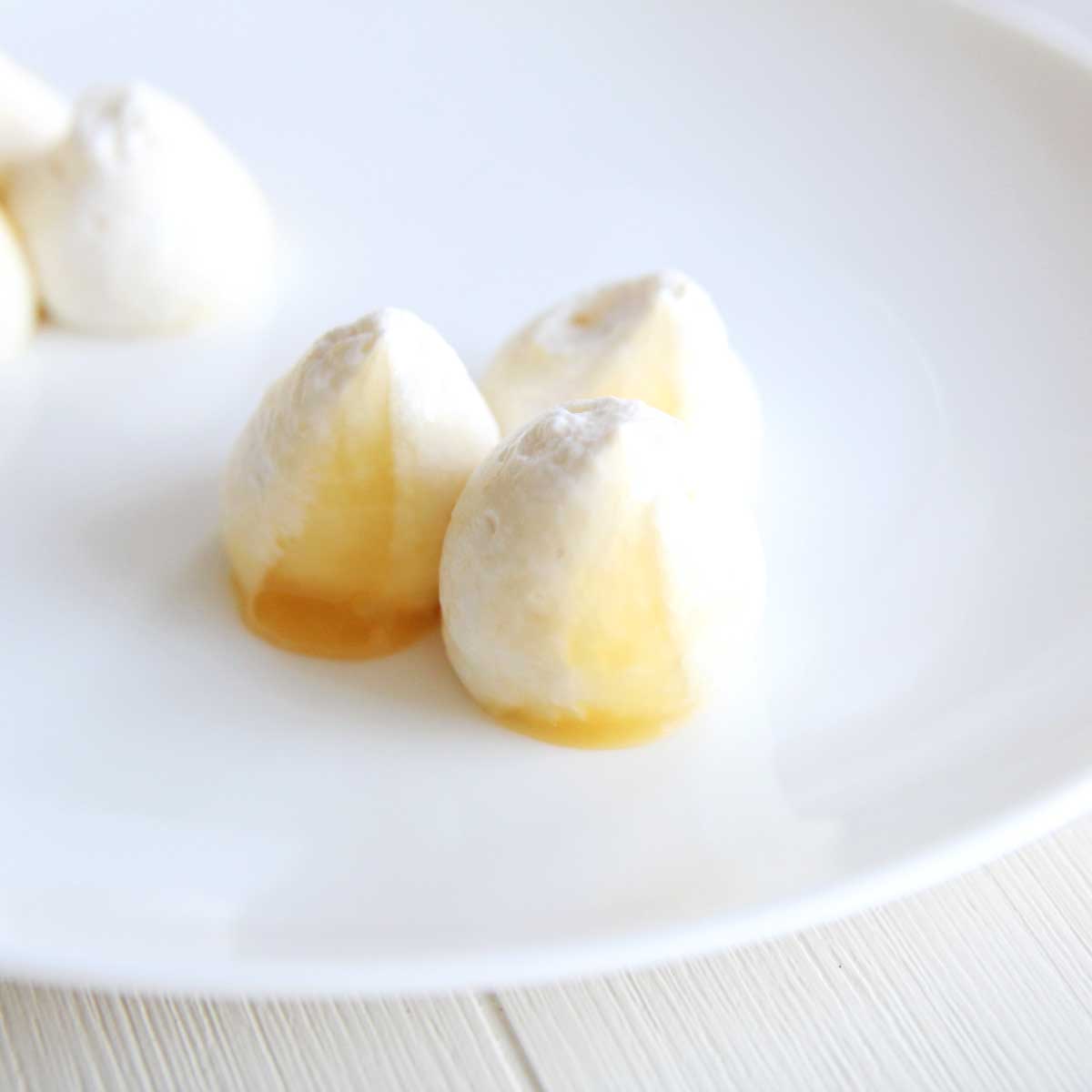 Sweet & Zesty Lemon Whipped Cream (Chantilly Cream) Recipe - Peppermint Whipped Cream