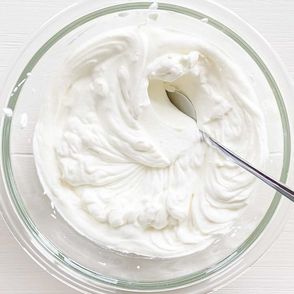 How to Make Vegan Vanilla Whipped Cream (Dairy-Free Chantilly Cream) - Peppermint Whipped Cream